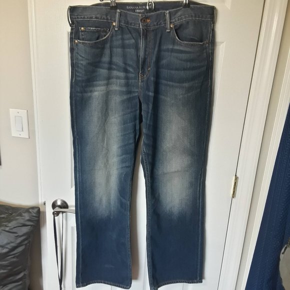 Banana Republic Straight Jeans 38W x 32L - Picture 1 of 8